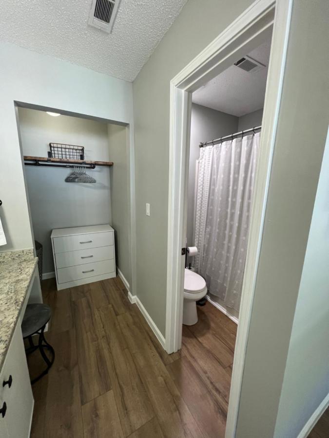 Mid City Condo Huntsville Bagian luar foto
